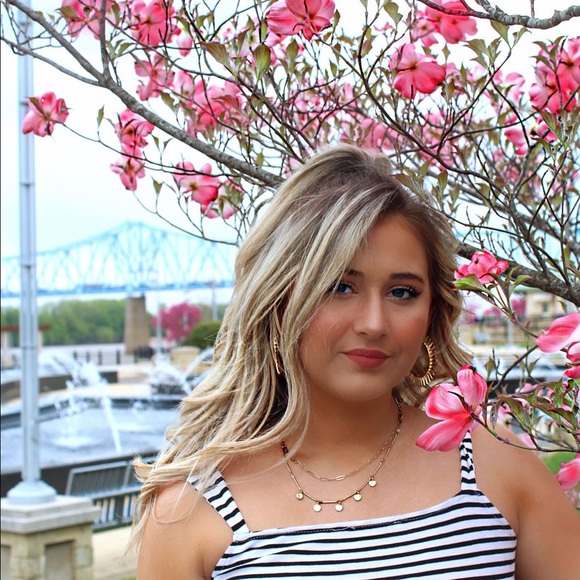 Meet your Posher, Paige - Picture 1 of 1